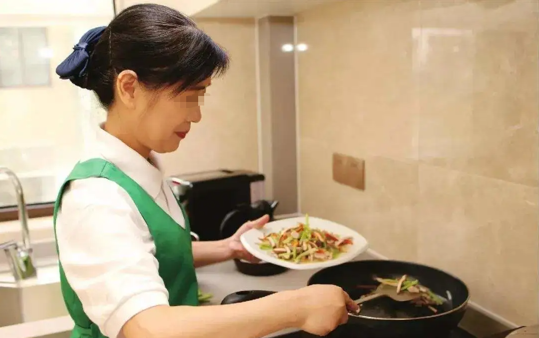 回顾马未都:香港宁愿要20万菲佣,也不接受内地保姆!原因很简单(图4) 回顾马未都:香港宁愿要20万菲佣,也不接受内地保姆!原因很简单(图4)